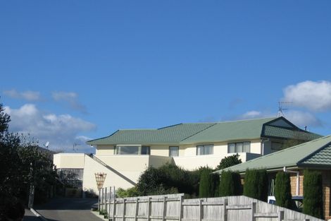 Photo of property in 35 Guildford Drive, Paraparaumu, 5032