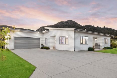 Photo of property in 62 Sherwin Avenue, Albert Town, Wanaka, 9305