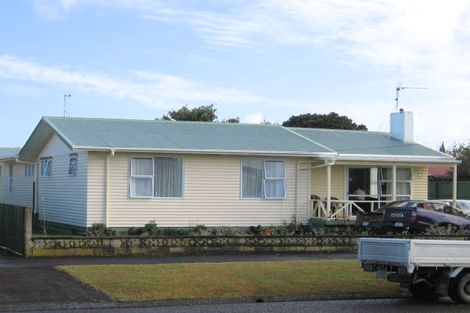 Photo of property in 2 Macmurdo Avenue, Glenview, Hamilton, 3206