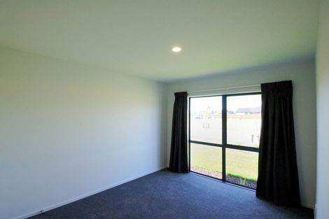 Photo of property in 2 Emma Street, Marshland, Christchurch, 8083