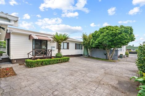 Photo of property in 2/24 Edinburgh Avenue, Rosehill, Papakura, 2113