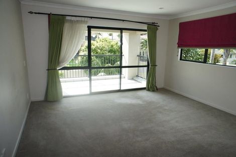 Photo of property in 3 Courtneys, West Harbour, Auckland, 0618