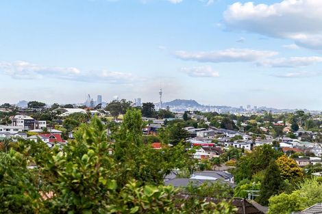 Photo of property in 42 Grenada Avenue, Forrest Hill, Auckland, 0620