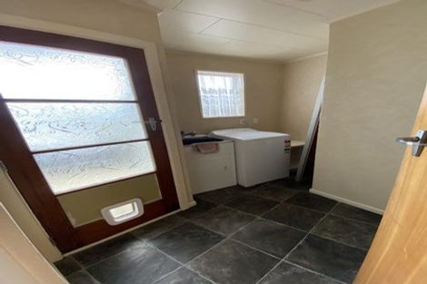 Photo of property in 10 Kilgour Street, Waihola, Milton, 9073