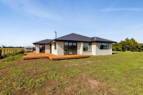 Photo of property in 62 Aratapu Street, Waitara, 4320