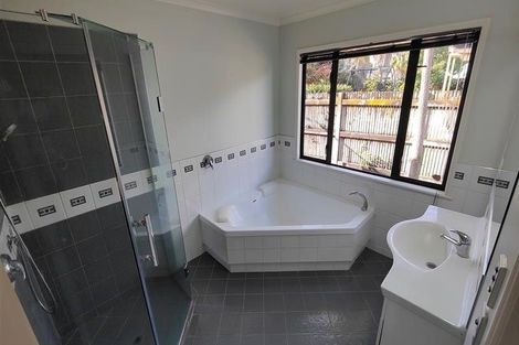 Photo of property in 10 Nielsen Gardens, Rototuna, Hamilton, 3210