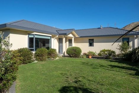 Photo of property in 15 Erlestoke Crescent, Churton Park, Wellington, 6037