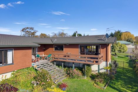 Photo of property in 35 Domain Road, Waipawa, 4210