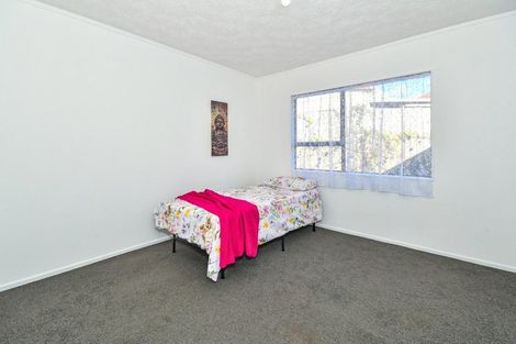 Photo of property in 2/79 Cambridge Terrace, Papatoetoe, Auckland, 2025