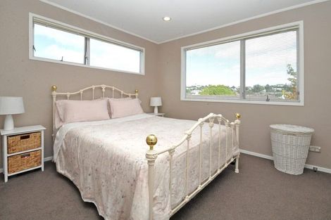 Photo of property in 13 Clensmore Place, Torbay, Auckland, 0630