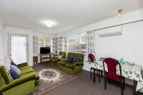 Photo of property in 2/13 Sutherland Avenue, Silverstream, Upper Hutt, 5019