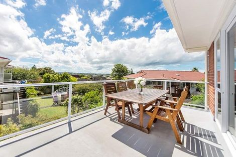 Photo of property in 25 The Crest, Sunnyhills, Auckland, 2010