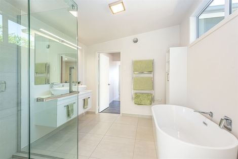 Photo of property in 1/182 Mount Pleasant Road, Mount Pleasant, Christchurch, 8081