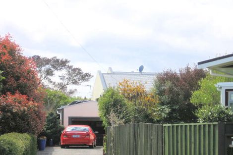 Photo of property in 1/16 Titoki Avenue, Waipahihi, Taupo, 3330