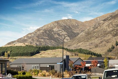 Photo of property in 33 Headley Drive, Lower Shotover, Queenstown, 9304