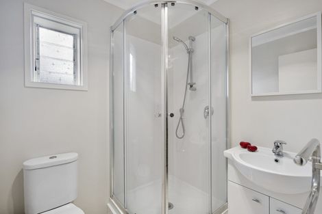 Photo of property in 60 Evelyn Road, Cockle Bay, Auckland, 2014