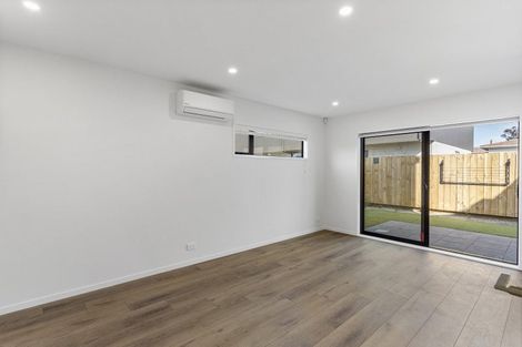 Photo of property in 22a Graham Avenue, Te Atatu Peninsula, Auckland, 0610