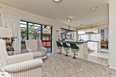 Photo of property in 26 Adelphi Place, Albany, Auckland, 0632