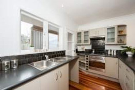 Photo of property in 2/7 Ellerton Road, Mount Eden, Auckland, 1024