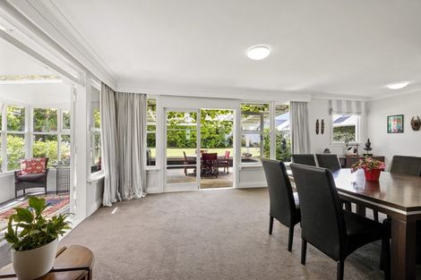 Photo of property in 9 Henui Street, Strandon, New Plymouth, 4312