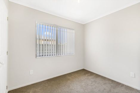 Photo of property in 30 Etherton Drive, Weymouth, Auckland, 2103