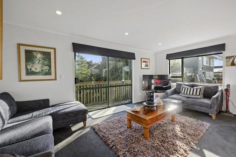 Photo of property in 142 Seaview Road, Westown, New Plymouth, 4310