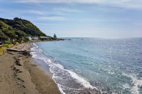 Photo of property in 5 Ocean Parade, Pukerua Bay, 5026