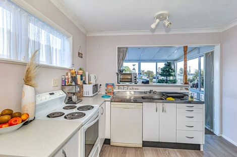 Photo of property in 41 Read Street, Levin, 5510