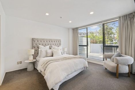 Photo of property in 175h Hurstmere Road, Takapuna, Auckland, 0622