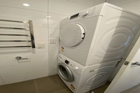 Photo of property in Apollo Apartments, 9/46g Rosedale Road, Rosedale, Auckland, 0632