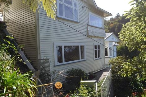 Photo of property in 47 Garden Road, Northland, Wellington, 6012
