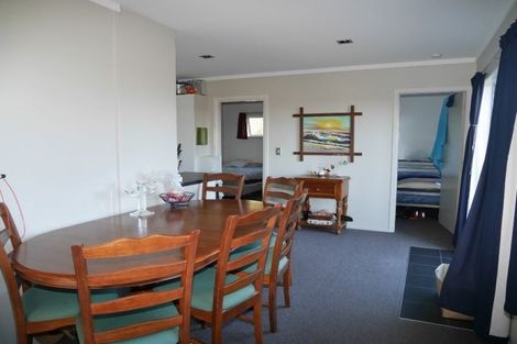 Photo of property in 15 Poneke Drive, Waikanae, 5036
