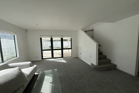 Photo of property in 4 Provence Esplanade, Te Atatu Peninsula, Auckland, 0610