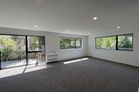 Photo of property in 9a Kaweka Street, New Lynn, Auckland, 0600
