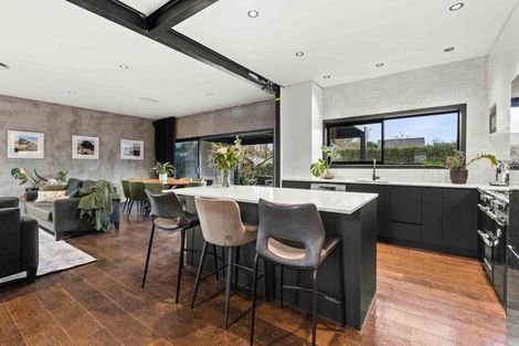 Photo of property in 23 Lucknow Road, Havelock North, 4130