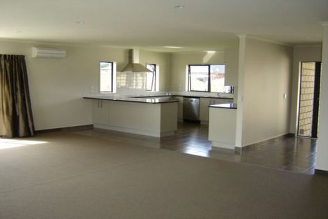 Photo of property in 23 Gandalf Crescent, Paraparaumu, 5032