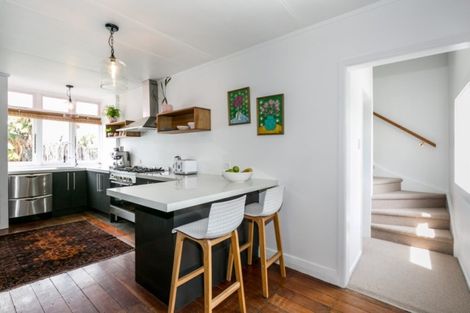 Photo of property in 409 Alexandra Street, Hastings, 4122