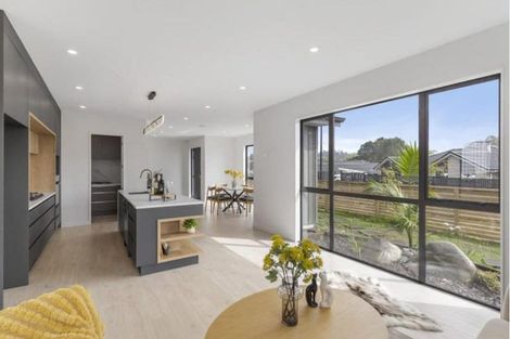 Photo of property in 7 Laurina Road, Sunnynook, Auckland, 0620