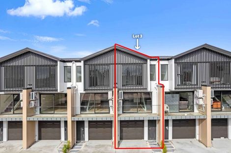 Photo of property in 3/1 Waters Place, New Lynn, Auckland, 0600