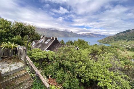 Photo of property in 24b Mckerrow Place, Sunshine Bay, Queenstown, 9300