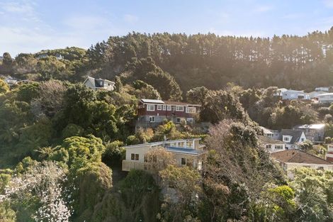 Photo of property in 1 Fyvie Avenue, Tawa, Wellington, 5028