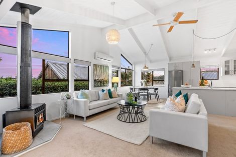 Photo of property in 2/331 Beach Road, Campbells Bay, Auckland, 0630