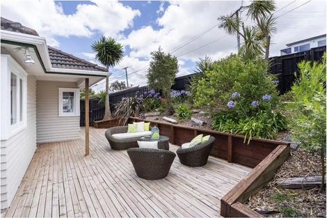Photo of property in 1/40 Carlisle Road, Browns Bay, Auckland, 0630