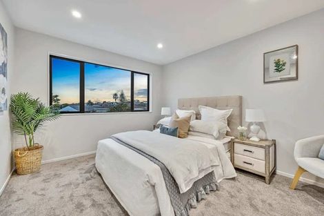 Photo of property in 29c Rotoiti Avenue, Pakuranga Heights, Auckland, 2010