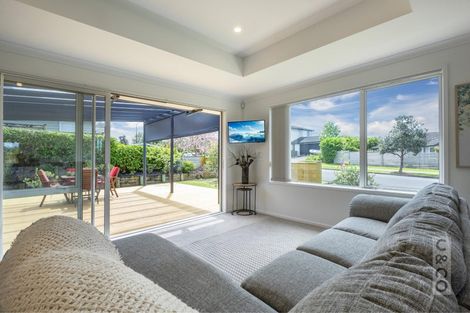 Photo of property in 43 Pitoitoi Drive, Riverhead, 0820