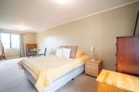Photo of property in 39 Springdale Grove, Fitzherbert, Palmerston North, 4410