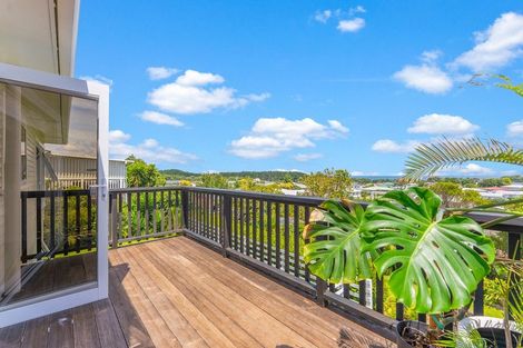 Photo of property in 13 Mount View Place, Spotswood, New Plymouth, 4310