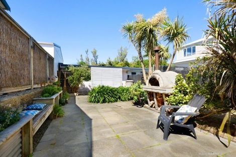 Photo of property in 9 Trent Street, Island Bay, Wellington, 6023