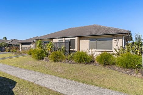 Photo of property in 44 Gibson Place, Papamoa Beach, Papamoa, 3118