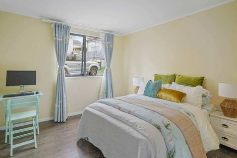 Photo of property in 32 Benchmark Drive, Massey, Auckland, 0614